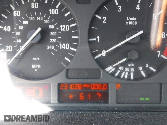 2000 BMW 5 Series 528iA with VIN WBADM6344YGU10257, listed as a IAAI auction lot 41773733 with 231,028 mi miles. Bid and sale history available at carsss.com. Image 7.