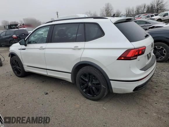 2022 Volkswagen Tiguan SE R-Line Black z VIN 3VV8B7AX4NM095511, wystawiony jako Copart lot #45333955 z przebiegiem 13 679 mil mil oraz Szkoda całkowita • Salvage title. Historia ofert i sprzedaży dostępna na DreamBid. Obrazek 2.