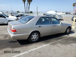 1997 Mercedes-Benz S z VIN WDBGA43E6VA327061, wystawiony jako Copart lot #60463845 z przebiegiem 210 157 mil mil oraz Szkoda całkowita • Salvage title. Historia ofert i sprzedaży dostępna na DreamBid. Obrazek 3.