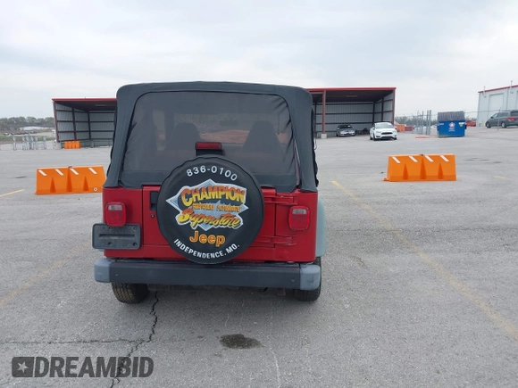 1998 Jeep Wrangler SE with VIN 1J4FY29PXWP785510, listed as a IAAI auction lot 41998116 with 92,390 mi miles and . Bid and sale history available at DreamBid. Image 16.
