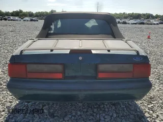 1993 Ford Mustang z VIN 1FACP44MXPF128112, wystawiony jako Copart lot #54756785 z przebiegiem 92 587 mil mil oraz Czysty tytuł • Clean title. Historia ofert i sprzedaży dostępna na DreamBid. Obrazek 6.