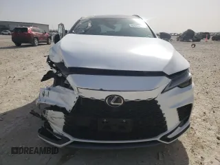 2024 Lexus RX 500h F Sport Performance z VIN 2T2BCMEAXRC010798, wystawiony jako Copart lot #46640015 z przebiegiem Nie podano mil oraz Szkoda całkowita • Salvage title. Historia ofert i sprzedaży dostępna na DreamBid. Obrazek 5.