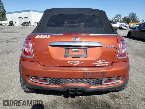2011 MINI Convertible S z VIN WMWZP3C59BTX83202, wystawiony jako Copart lot #47138535 z przebiegiem 162 809 mil mil oraz Szkoda całkowita • Salvage title. Historia ofert i sprzedaży dostępna na DreamBid. Obrazek 6.
