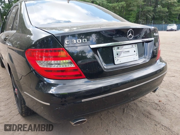 2012 Mercedes-Benz C 300 Sport with VIN WDDGF8BB7CA643833, listed as a IAAI auction lot 42644222 with 169,874 mi miles and . Bid and sale history available at DreamBid. Image 6.