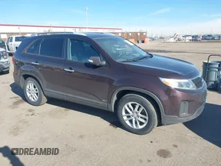 2015 Kia Sorento LX with VIN 5XYKTDA76FG602908, listed as a IAAI auction lot 41501885 with 181,047 mi miles. Bid and sale history available at carsss.com. Image 1.