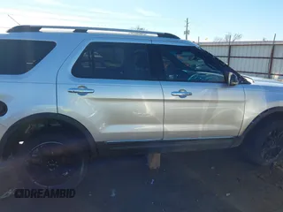 2011 Ford Explorer XLT with VIN 1FMHK8D85BGA11352, listed as a IAAI auction lot 41583934 with 238,362 mi miles and . Bid and sale history available at carsss.com. Image 13.