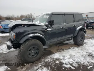 2024 Ford Bronco Wildtrak z VIN 1FMEE2BP2RLA72211, wystawiony jako Copart lot #44726825 z przebiegiem 9469 mil mil oraz Szkody całkowita. Historia ofert i sprzedaży dostępna na DreamBid. Obrazek 1.