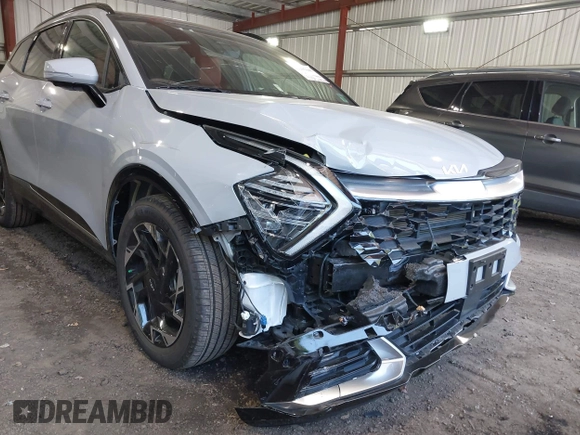 2024 Kia Sportage SX-Prestige z VIN 5XYK53DF2RG180390, wystawiony jako IAAI lot #42205645 z przebiegiem 9 330 mil mil oraz . Historia ofert i sprzedaży dostępna na DreamBid. Obrazek 6.