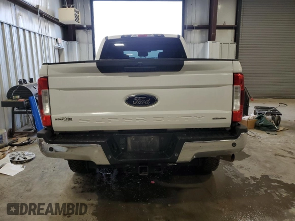 2019 Ford F-250 XL z VIN 1FT7W2B60KEF25754, wystawiony jako Copart lot #58738655 z przebiegiem 102 684 mil mil oraz Czysty tytuł • Clean title. Historia ofert i sprzedaży dostępna na DreamBid. Obrazek 6.