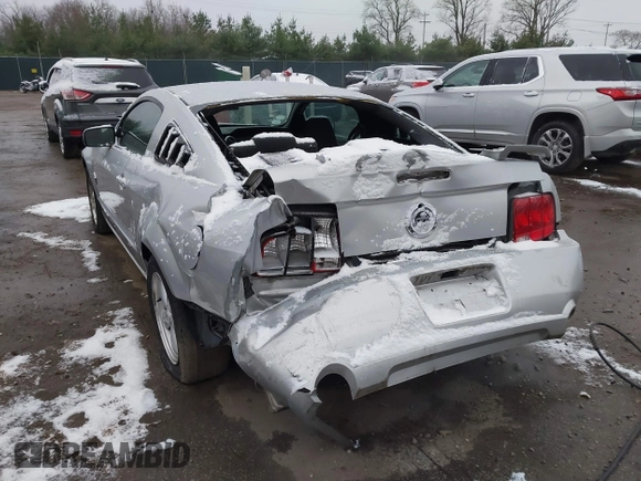 2009 Ford Mustang GT with VIN 1ZVHT82H995124311, listed as a IAAI auction lot 40904050 with Not provided miles and . Bid and sale history available at DreamBid. Image 3.