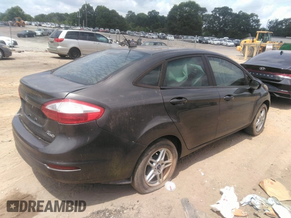 2018 Ford Fiesta SE z VIN 3FADP4BJ6JM126135, wystawiony jako IAAI lot #42503766 z przebiegiem 14 836 mil mil oraz . Historia ofert i sprzedaży dostępna na DreamBid. Obrazek 4.
