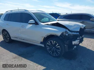 2020 BMW X7 xDrive40i with VIN 5UXCW2C00L9A03002, listed as a IAAI auction lot 41856130 with 33,713 mi miles. Bid and sale history available at carsss.com. Image 1.