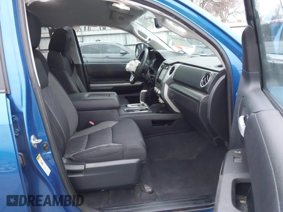 2016 Toyota Tundra SR z VIN 5TFRM5F13GX095535, wystawiony jako IAAI lot #41618316 z przebiegiem 131 386 mil mil oraz . Historia ofert i sprzedaży dostępna na DreamBid. Obrazek 5.