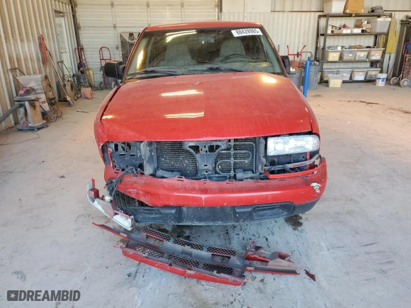 2001 Chevrolet Blazer LS with VIN 1GNCS18W21K251301, listed as a Copart auction lot 88428965 with 166,415 mi miles and Salvage Title. Bid and sale history available at carsss.com. Image 5.