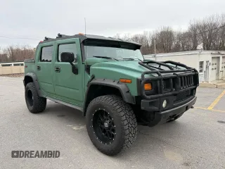 2005 Hummer H2 z VIN 5GRGN22U85107767, wystawiony jako Copart lot #56570325 z przebiegiem 197 076 mil mil oraz Tytuł czysty. Historia ofert i sprzedaży dostępna na DreamBid. Obrazek 1.