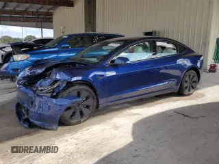 2025 Tesla Model 3 Long Range with VIN 5YJ3E1EA8SF903698, listed as a Copart auction lot 47737195 with 3,513 mi miles and Salvage Title. Bid and sale history available at carsss.com. Image 1.