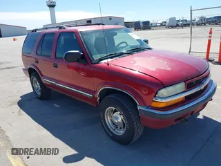2000 Chevrolet Blazer LT z VIN 1GNDT13W1Y2358746, wystawiony jako IAAI lot #42200118 z przebiegiem 205 595 mil mil oraz . Historia ofert i sprzedaży dostępna na DreamBid. Obrazek 1.