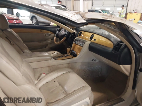 2002 Lexus SC with VIN JTHFN48Y320027045, listed as a IAAI auction lot 41681700 with 167,108 mi miles. Bid and sale history available at carsss.com. Image 5.