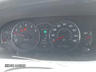 2005 Toyota Avalon XL z VIN 4T1BK36B45U052711, wystawiony jako IAAI lot #42363850 z przebiegiem 175 331 mil mil oraz . Historia ofert i sprzedaży dostępna na DreamBid. Obrazek 7.