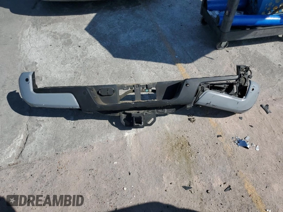 2020 Toyota Tacoma SR5 with VIN 3TMAZ5CN2LM137991, listed as a Copart auction lot 60317895 with 98,054 mi miles and Salvage title. Bid and sale history available at DreamBid. Image 12.