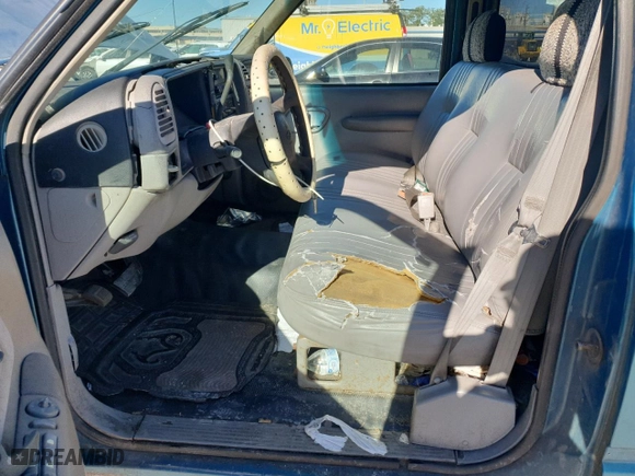 1998 Chevrolet C/K 1500 with VIN 1GCEC14W2WZ151699, listed as a Copart auction lot 81501904 with 246,372 mi miles and Salvage Title. Bid and sale history available at carsss.com. Image 7.