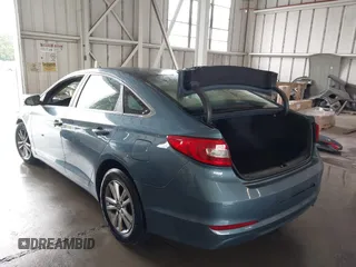 2016 Hyundai Sonata SE z VIN 5NPE24AF9GH355465, wystawiony jako IAAI lot #42247539 z przebiegiem Nie podano mil oraz . Historia ofert i sprzedaży dostępna na DreamBid. Obrazek 3.