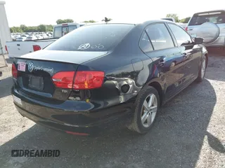 2012 Volkswagen Jetta TDI w/Premium & Nav с VIN 3VWLL7AJ3CM004336, выставлен на аукционе IAAI как лот 42380154 с пробегом 180 291 миль миль и . История ставок и продаж доступна на DreamBid. Изображение 4.