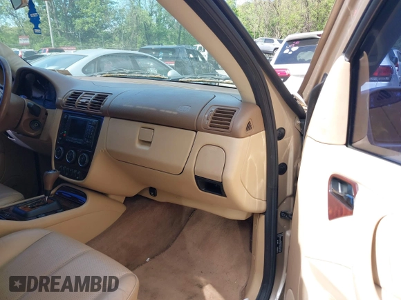2004 Mercedes-Benz M 350 with VIN 4JGAB57E24A499022, listed as a IAAI auction lot 42223708 with 187,997 mi miles and . Bid and sale history available at DreamBid. Image 5.