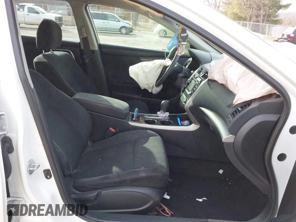 2015 Nissan Altima S with VIN 1N4AL3AP1FN308613, listed as a IAAI auction lot 41398676 with 152,886 mi miles and . Bid and sale history available at DreamBid. Image 5.