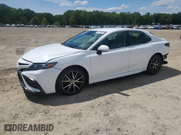 2022 Toyota Camry SE with VIN 4T1G11AK3NU682174, listed as a Copart auction lot 55779425 with 105,630 mi miles and Clean Title. Bid and sale history available at DreamBid. Image 1.