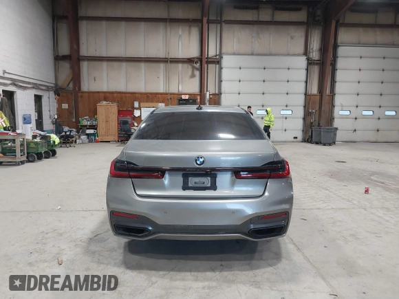 2020 BMW 7 Series 750i xDrive with VIN WBA7U2C06LBX84829, listed as a IAAI auction lot 41748781 with 70,450 mi miles. Bid and sale history available at carsss.com. Image 17.