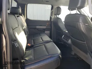 2023 Ford F-150 XL z VIN 1FTEW1CPXPKD60300, wystawiony jako Copart lot #62825095 z przebiegiem Nie podano mil oraz Nie do naprawy • Non repairable. Historia ofert i sprzedaży dostępna na DreamBid. Obrazek 10.