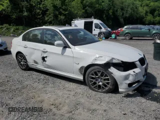 2011 BMW 3 Series 328i xDrive z VIN WBAPK5G57BNN80308, wystawiony jako Copart lot #56740035 z przebiegiem 86 056 mil mil oraz Szkody całkowita. Historia ofert i sprzedaży dostępna na DreamBid. Obrazek 4.