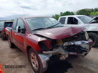 2004 Nissan Titan SE z VIN 1N6AA06A84N509051, wystawiony jako IAAI lot #42331439 z przebiegiem 201 017 mil mil oraz . Historia ofert i sprzedaży dostępna na DreamBid. Obrazek 1.