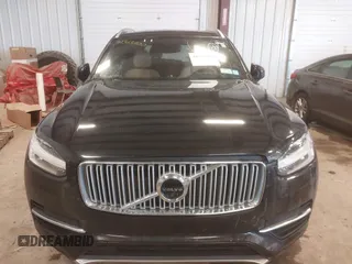2017 Volvo XC90 Inscription with VIN YV4A22PL0H1115064, listed as a IAAI auction lot 41365600 with 93,503 mi miles. Bid and sale history available at carsss.com. Image 13.