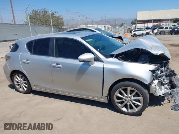 2013 Lexus CT 200h with VIN JTHKD5BH0D2135310, listed as a IAAI auction lot 40105012 with 101,930 mi miles and . Bid and sale history available at DreamBid. Image 13.