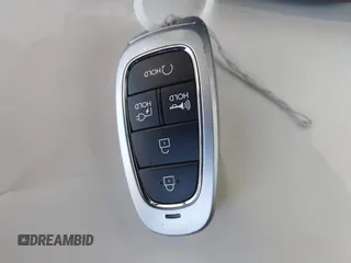 2024 Hyundai Ioniq 5 SE z VIN KM8KM4DE5RU246280, wystawiony jako IAAI lot #41506472 z przebiegiem 15 679 mil mil oraz . Historia ofert i sprzedaży dostępna na DreamBid. Obrazek 11.