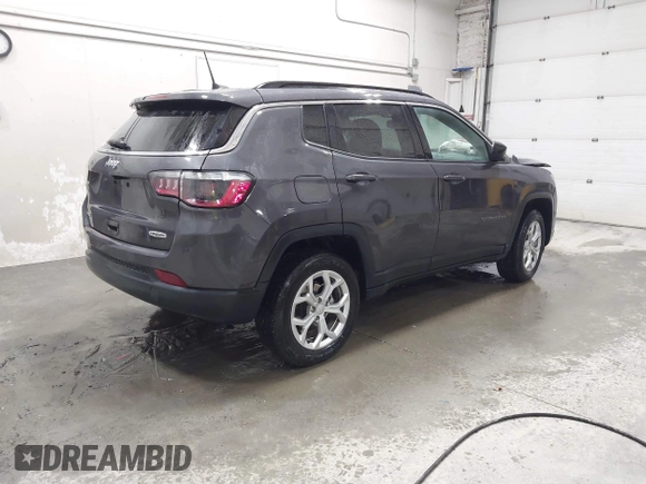 2024 Jeep Compass Latitude with VIN 3C4NJDBN1RT116956, listed as a IAAI auction lot 41390402 with 17,533 mi miles. Bid and sale history available at carsss.com. Image 4.