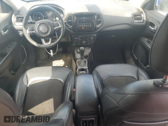 2021 Jeep Compass Altitude z VIN 3C4NJDBB9MT567907, wystawiony jako Copart lot #56241815 z przebiegiem 93 319 mil mil oraz Nie do naprawy • Non repairable. Historia ofert i sprzedaży dostępna na DreamBid. Obrazek 8.