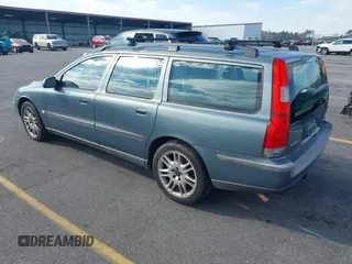 2002 Volvo V70 with VIN YV1SW58D421197371, listed as a IAAI auction lot 41678540 with 219,756 mi miles and . Bid and sale history available at DreamBid. Image 3.