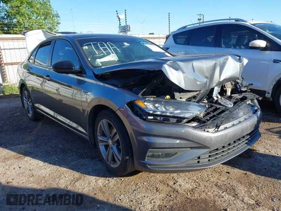 2020 Volkswagen Jetta S z VIN 3VWCB7BU1LM039193, wystawiony jako IAAI lot #42305897 z przebiegiem 108 319 mil mil oraz . Historia ofert i sprzedaży dostępna na DreamBid. Obrazek 1.