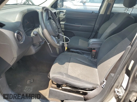2014 Jeep Patriot Altitude z VIN 1C4NJPBA1ED523741, wystawiony jako Copart lot #59287135 z przebiegiem 194 757 mil mil oraz Szkoda całkowita • Salvage title. Historia ofert i sprzedaży dostępna na DreamBid. Obrazek 7.