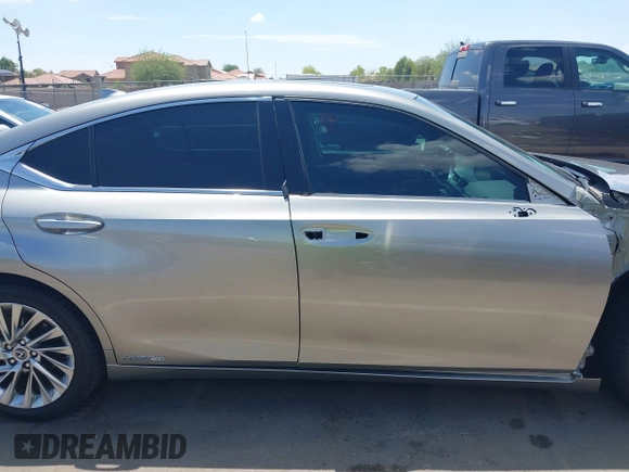 2021 Lexus ES 300h Luxury with VIN 58AEA1C15MU008479, listed as a IAAI auction lot 42638671 with 44,845 mi miles and . Bid and sale history available at DreamBid. Image 14.