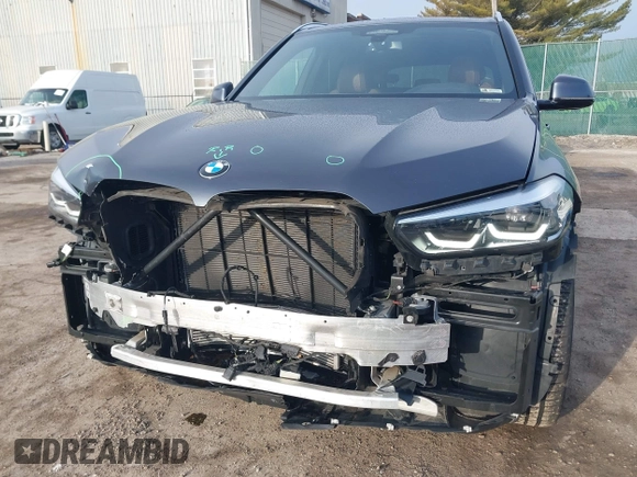 2020 BMW X5 xDrive40i with VIN 5UXCR6C07L9C57434, listed as a IAAI auction lot 41752267 with 41,790 mi miles. Bid and sale history available at carsss.com. Image 6.
