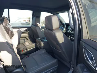 2023 Chevrolet Tahoe RST z VIN 1GNSCRKD3PR365659, wystawiony jako IAAI lot #41975472 z przebiegiem 42 264 mil mil oraz . Historia ofert i sprzedaży dostępna na DreamBid. Obrazek 8.