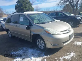 2006 Toyota Sienna XLE with VIN 5TDZA22C16S487917, listed as a IAAI auction lot 41809329 with 274,537 mi miles. Bid and sale history available at carsss.com. Image 1.