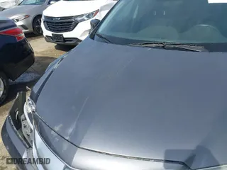 2018 Acura ILX with VIN 19UDE2F30JA006961, listed as a IAAI auction lot 41848000 with 67,828 mi miles. Bid and sale history available at carsss.com. Image 17.