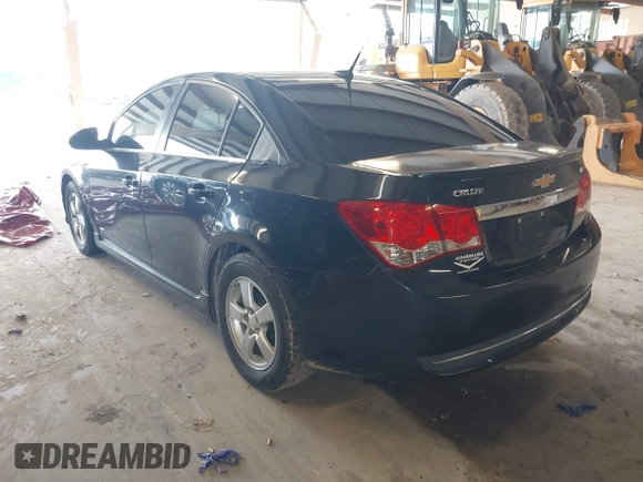 2014 Chevrolet Cruze 1LT z VIN 1G1PC5SB3E7429464, wystawiony jako IAAI lot #42395452 z przebiegiem 159 877 mil mil oraz . Historia ofert i sprzedaży dostępna na DreamBid. Obrazek 3.