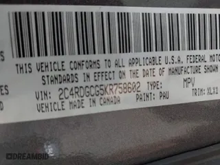 2019 Dodge Grand Caravan SXT with VIN 2C4RDGCG5KR758602, listed as a IAAI auction lot 42033617 with 186,351 mi miles. Bid and sale history available at carsss.com. Image 9.