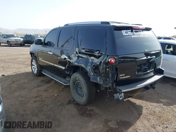 2010 GMC Yukon Denali with VIN 1GKUCEEF4AR235246, listed as a IAAI auction lot 41686326 with 299,687 mi miles. Bid and sale history available at carsss.com. Image 3.